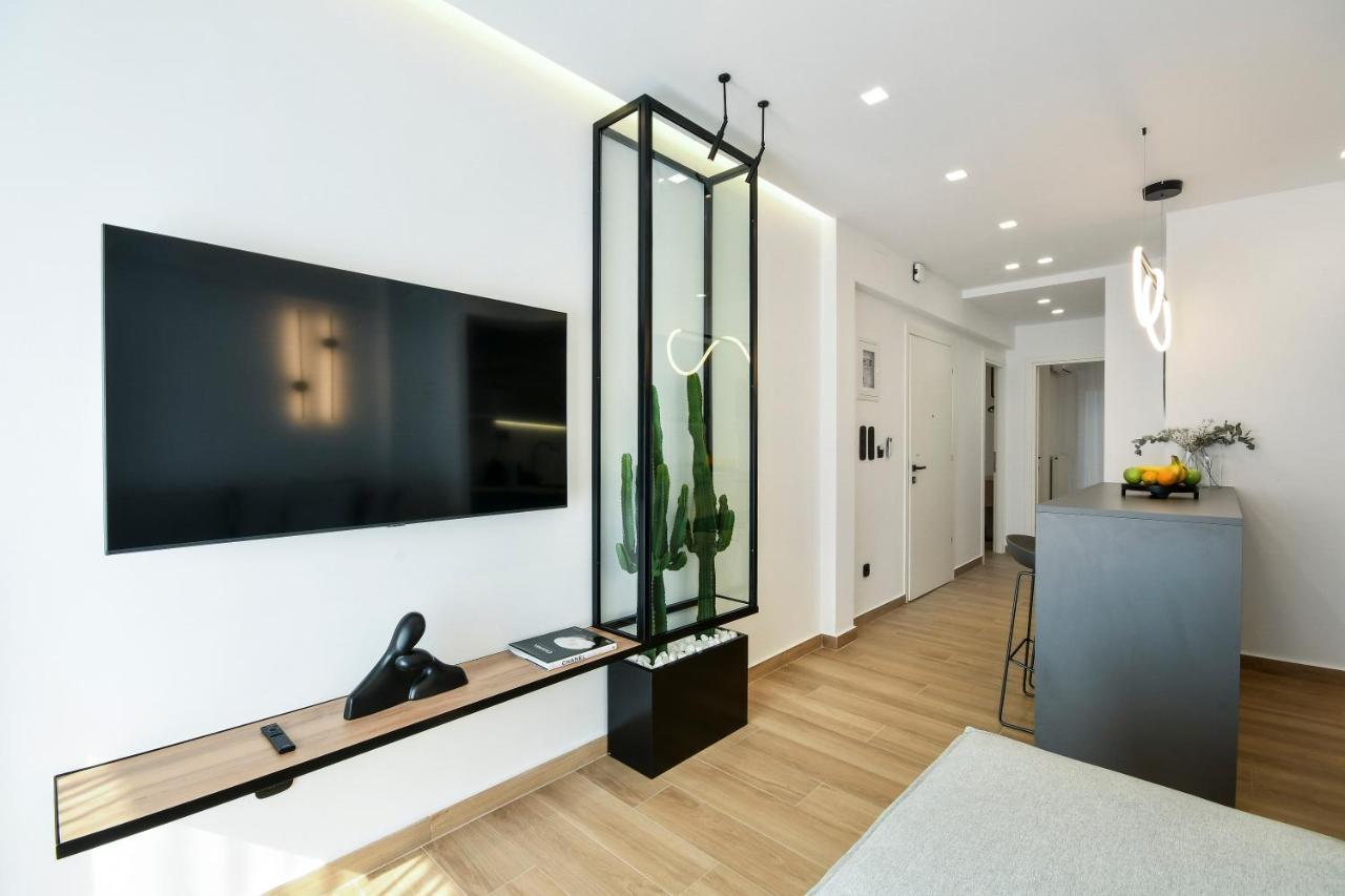 Luxury Downtown Apartment C2 Солун Екстериор снимка