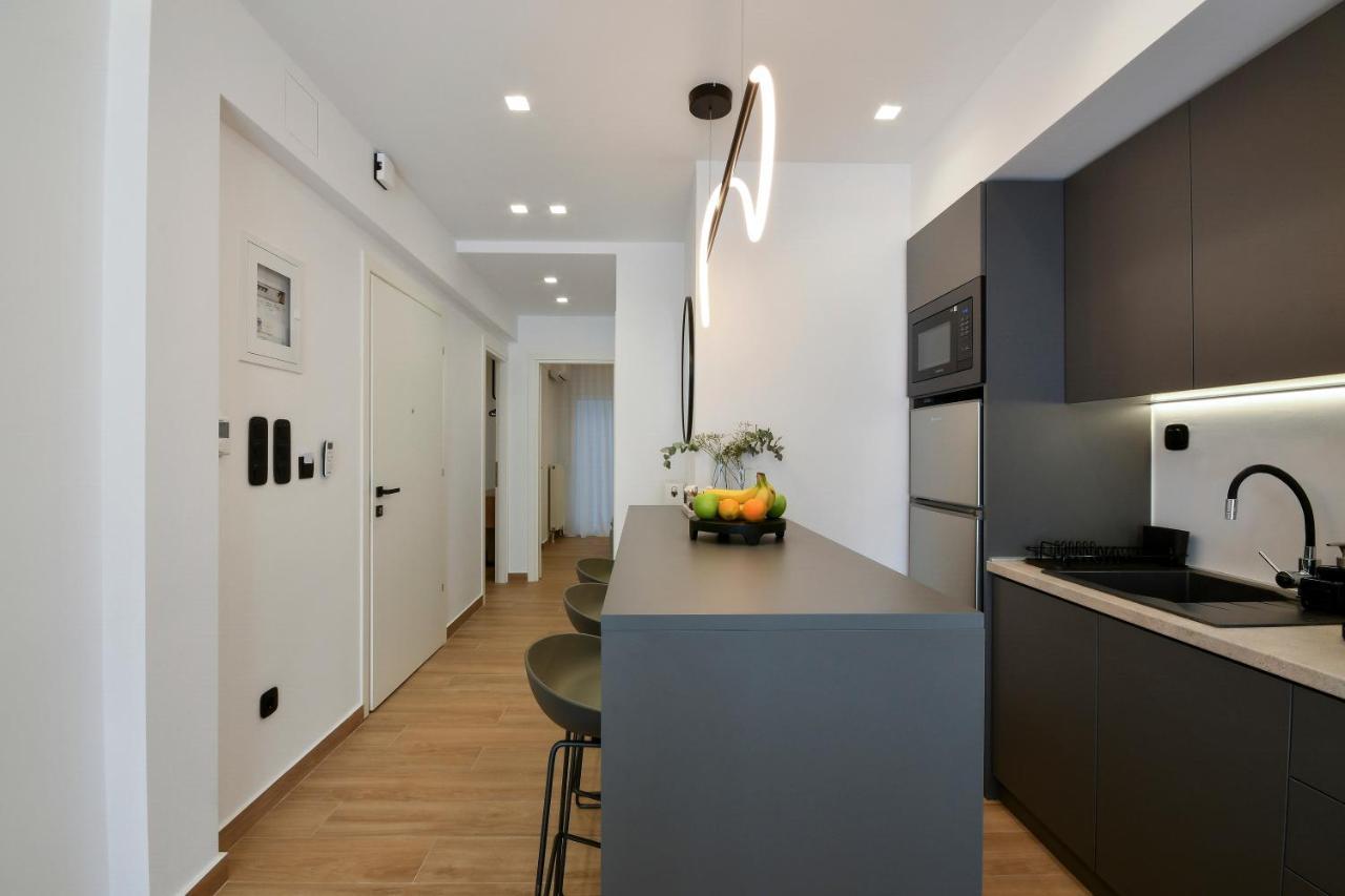 Luxury Downtown Apartment C2 Солун Екстериор снимка